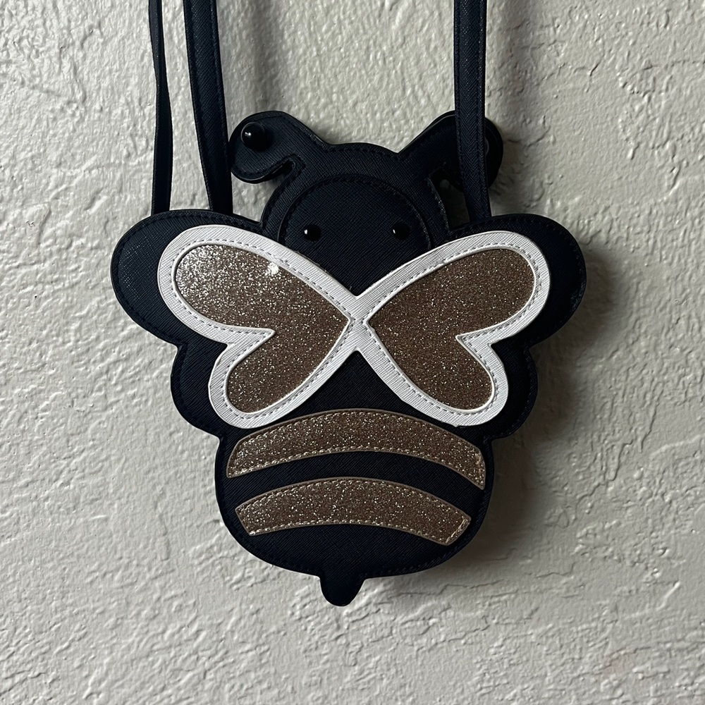 🛍️ Lily bloom Bee Crossbody bag